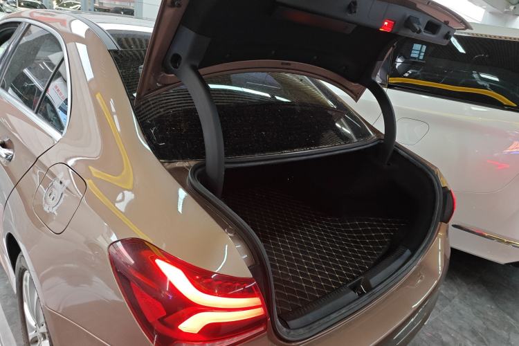 Used Mercedes-Benz A-Class 2020 Restyled A 200 L Sport Sedan Fashion Version Trunk