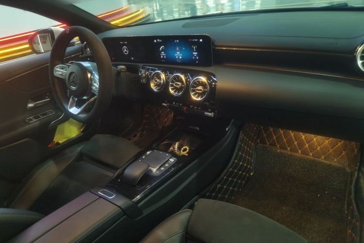 Used Mercedes-Benz A-Class 2020 Restyled A 200 L Sport Sedan Fashion Version Center Console