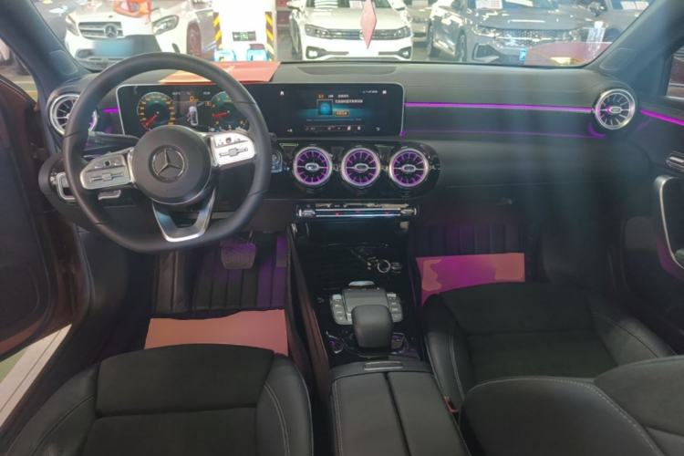 Used Mercedes-Benz A-Class 2020 Restyled A 200 L Sport Sedan Fashion Version Center Console