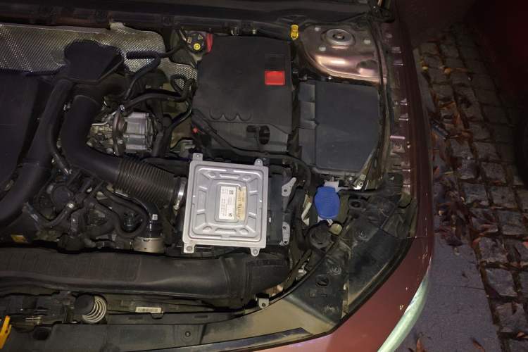 Used Mercedes-Benz A-Class 2020 Restyled A 200 L Sport Sedan Fashion Version Engine Bay Left