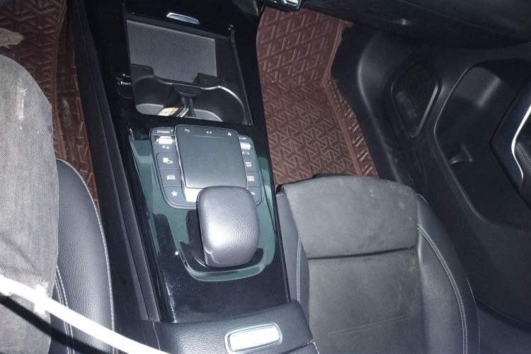 Used Mercedes-Benz A-Class 2020 Restyled A 200 L Sport Sedan Fashion Version Gear Lever