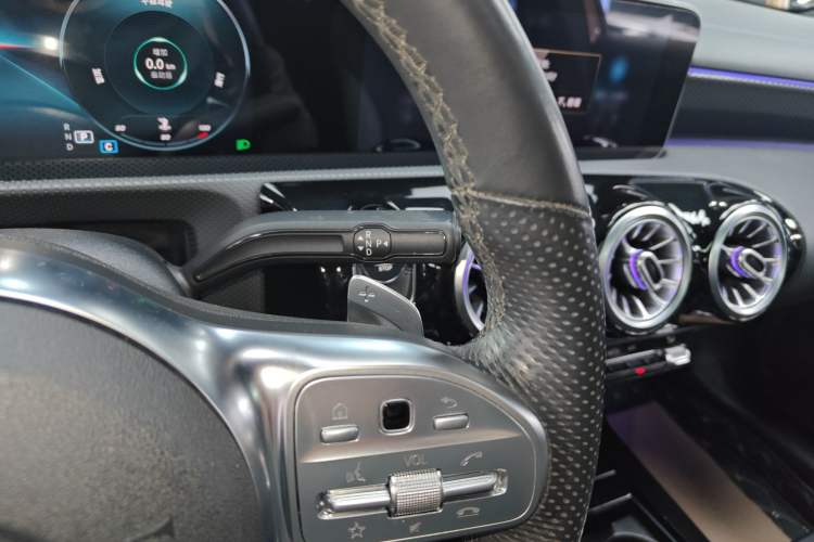 Used Mercedes-Benz A-Class 2020 Restyled A 200 L Sport Sedan Fashion Version Gear Lever