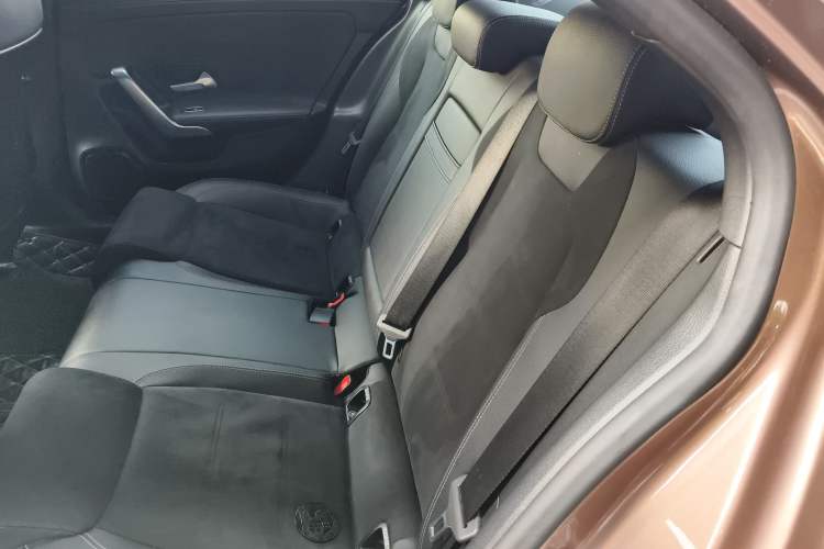 Used Mercedes-Benz A-Class 2020 Restyled A 200 L Sport Sedan Fashion Version Interior 4