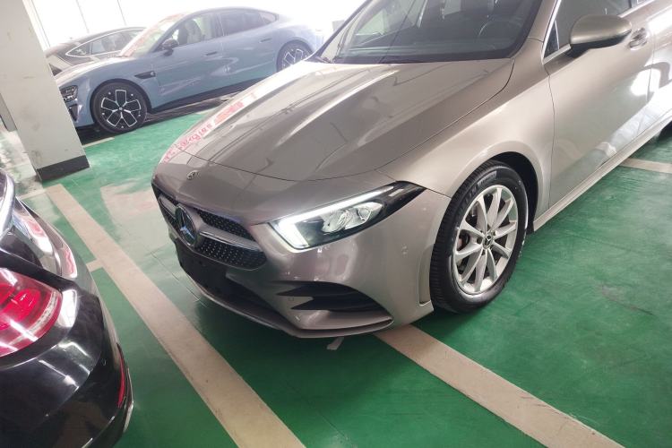 Used Mercedes-Benz A-Class 2020 Restyled A 200 L Sport Sedan Fashion Version Left Front Headlight