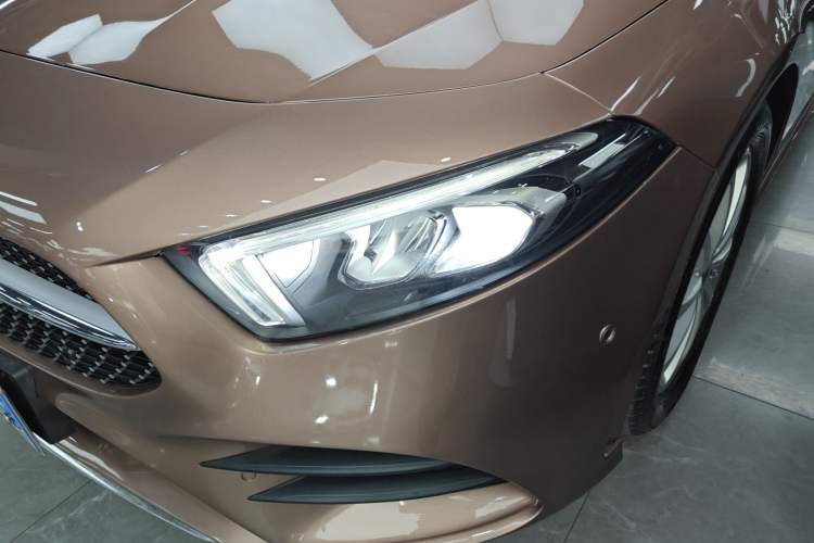 Used Mercedes-Benz A-Class 2020 Restyled A 200 L Sport Sedan Fashion Version Left Front Headlight