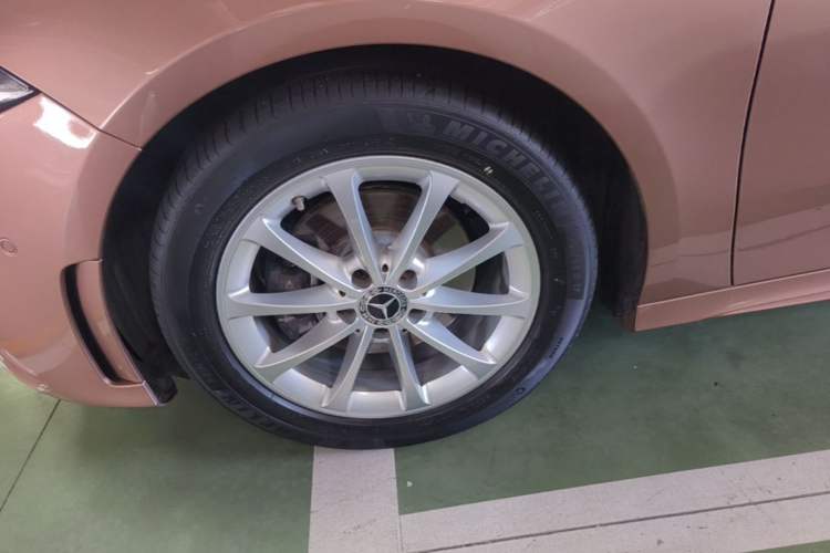 Used Mercedes-Benz A-Class 2020 Restyled A 200 L Sport Sedan Fashion Version Left Front Wheel Hub