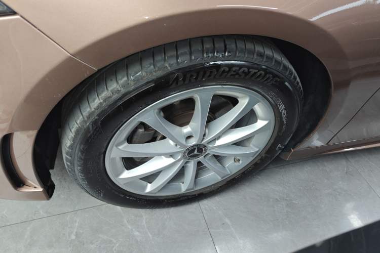 Used Mercedes-Benz A-Class 2020 Restyled A 200 L Sport Sedan Fashion Version Left Front Wheel Hub