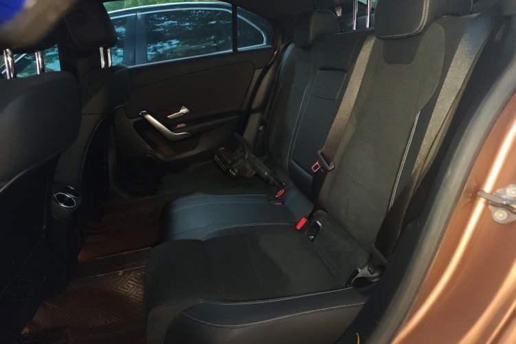Used Mercedes-Benz A-Class 2020 Restyled A 200 L Sport Sedan Fashion Version Left Rear Seat