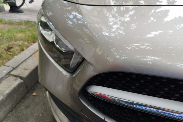 Used Mercedes-Benz A-Class 2020 Restyled A 200 L Sport Sedan Fashion Version Right Front Headlight