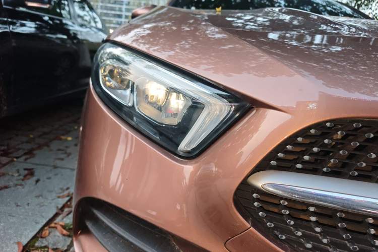 Used Mercedes-Benz A-Class 2020 Restyled A 200 L Sport Sedan Fashion Version Right Front Headlight
