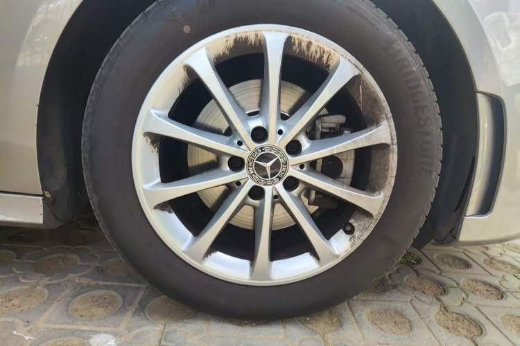 Used Mercedes-Benz A-Class 2020 A 200 L Sport Sedan Right Front Wheel Hub