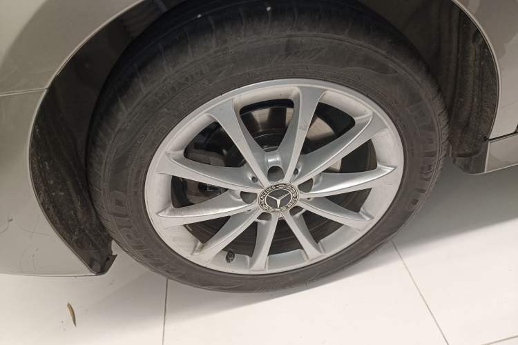 Used Mercedes-Benz A-Class 2020 Restyled A 200 L Sport Sedan Fashion Version Right Rear Wheel Hub