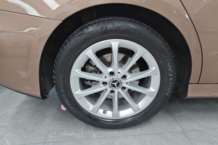 Used Mercedes-Benz A-Class 2020 Restyled A 200 L Sport Sedan Fashion Version Right Rear Wheel Hub
