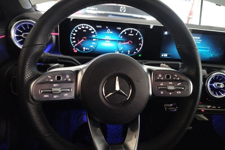 Used Mercedes-Benz A-Class 2020 Restyled A 200 L Sport Sedan Fashion Version Steering Wheel