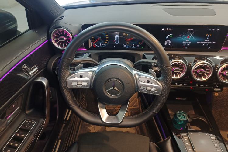 Used Mercedes-Benz A-Class 2020 Restyled A 200 L Sport Sedan Fashion Version Steering Wheel