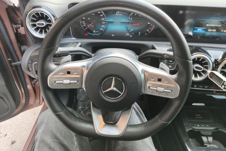 Used Mercedes-Benz A-Class 2020 Restyled A 200 L Sport Sedan Fashion Version Steering Wheel