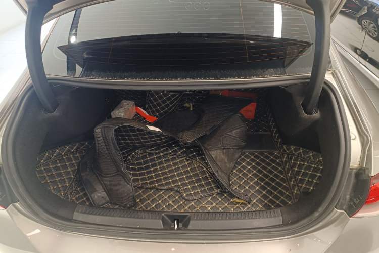 Used Mercedes-Benz A-Class 2020 Restyled A 200 L Sport Sedan Fashion Version Trunk