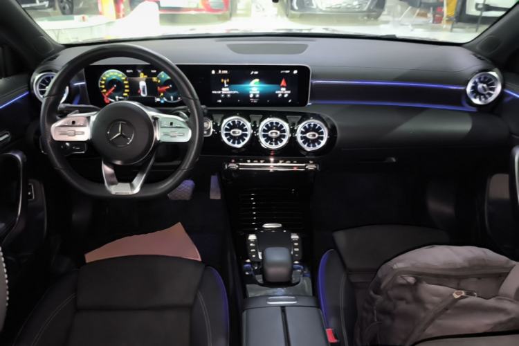 Used Mercedes-Benz A-Class 2020 Restyled A 200 L Sport Sedan Fashion Version Center Console