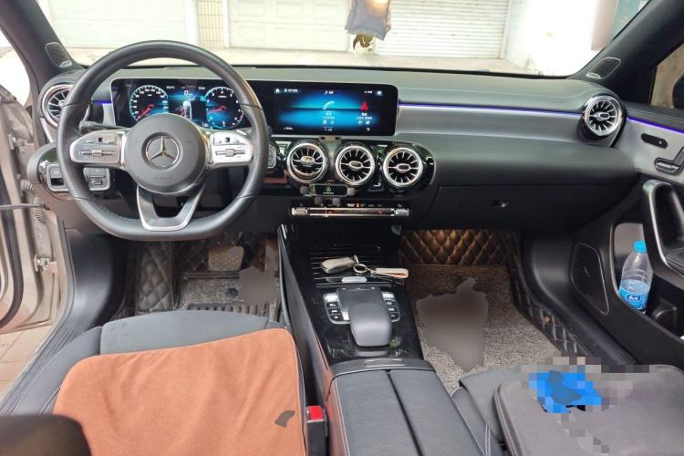 Used Mercedes-Benz A-Class 2020 A 220 L 4MATIC Sport Sedan Center Console