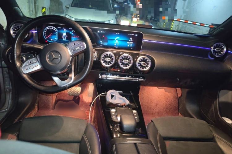 Used Mercedes-Benz A-Class 2020 Restyled A 200 L Sport Sedan Fashion Version Center Console