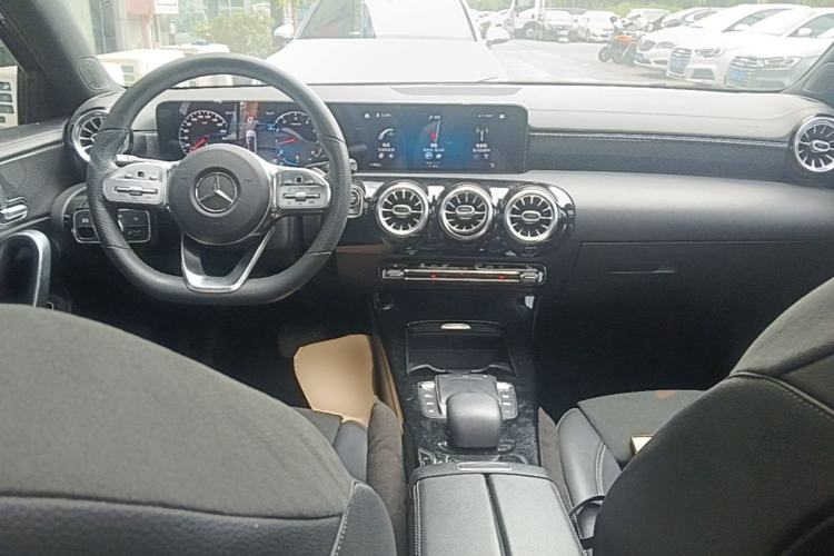 Used Mercedes-Benz A-Class 2020 Restyled A 200 L Sport Sedan Fashion Version Center Console