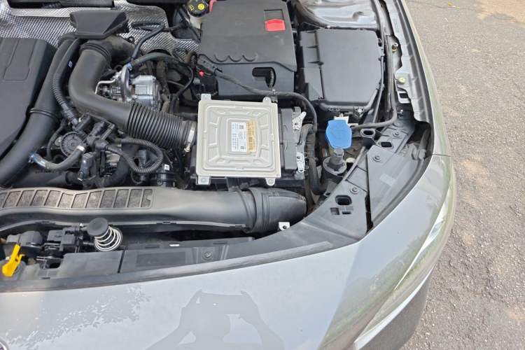 Used Mercedes-Benz A-Class 2020 Restyled A 200 L Sport Sedan Fashion Version Engine Bay Left