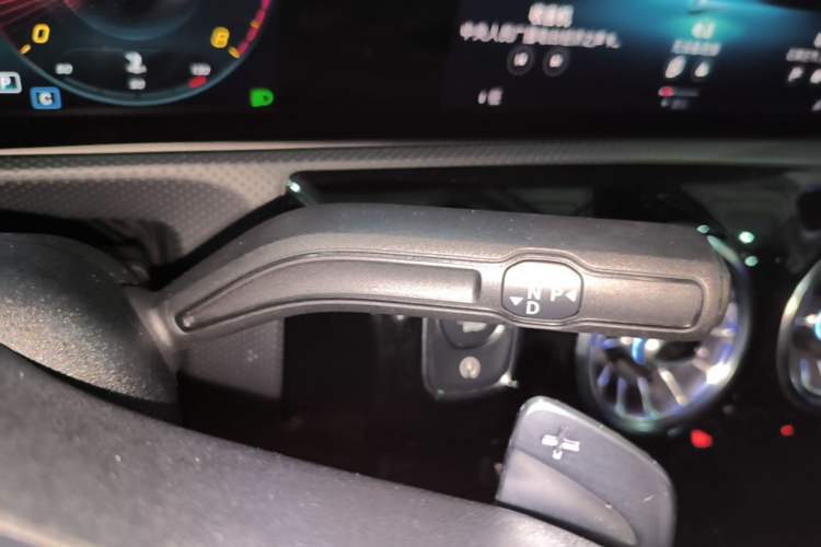 Used Mercedes-Benz A-Class 2020 Restyled A 200 L Sport Sedan Fashion Version Gear Lever