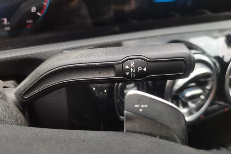 Used Mercedes-Benz A-Class 2020 Restyled A 200 L Sport Sedan Fashion Version Gear Lever