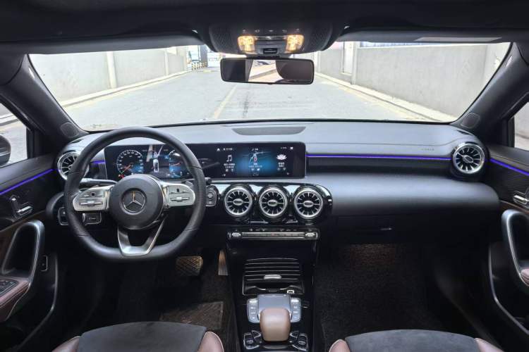 Used Mercedes-Benz A-Class 2020 Restyled A 200 L Sport Sedan Fashion Version Interior 4