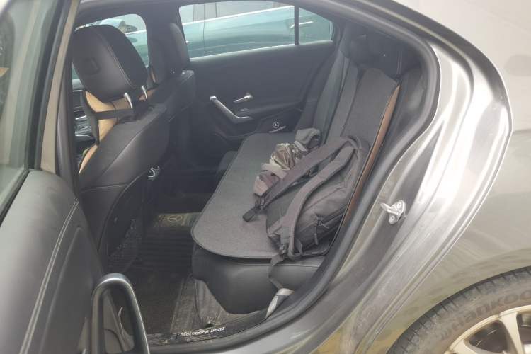 Used Mercedes-Benz A-Class 2020 Restyled A 200 L Sport Sedan Fashion Version Interior 4