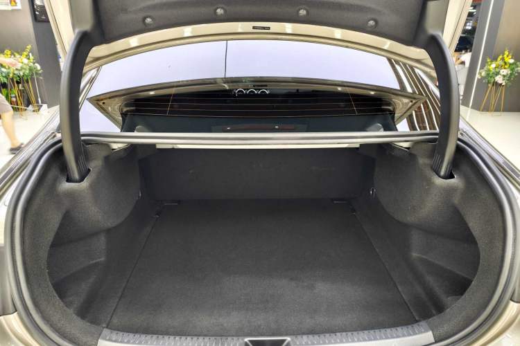 Used Mercedes-Benz A-Class 2020 Restyled A 200 L Sport Sedan Fashion Version Interior 5