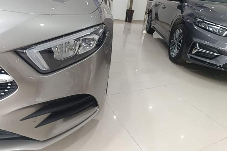 Used Mercedes-Benz A-Class 2020 Restyled A 200 L Sport Sedan Fashion Version Left Front Headlight