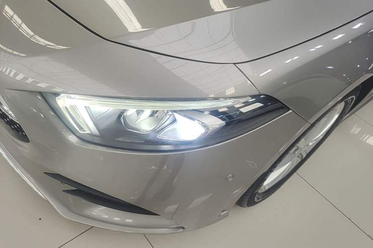 Used Mercedes-Benz A-Class 2020 Restyled A 200 L Sport Sedan Fashion Version Left Front Headlight