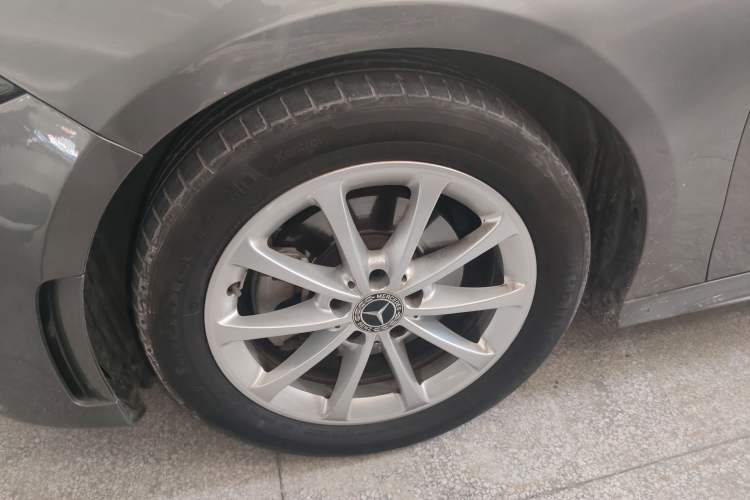 Used Mercedes-Benz A-Class 2020 Restyled A 200 L Sport Sedan Fashion Version Left Front Wheel Hub