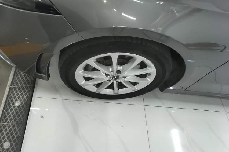 Used Mercedes-Benz A-Class 2020 Restyled A 200 L Sport Sedan Dynamic Version Left Front Wheel Hub