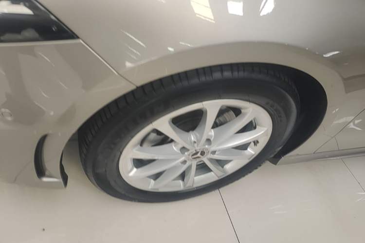 Used Mercedes-Benz A-Class 2020 Restyled A 200 L Sport Sedan Fashion Version Left Front Wheel Hub