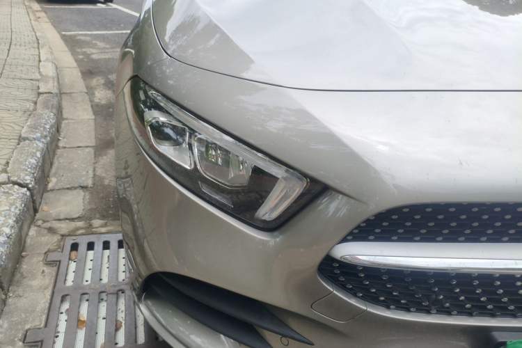 Used Mercedes-Benz A-Class 2020 Restyled A 200 L Sport Sedan Fashion Version Right Front Headlight