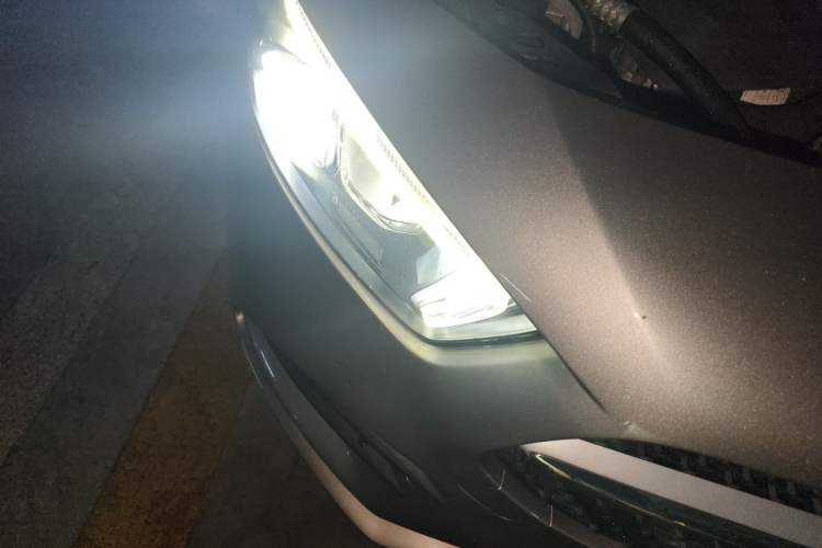 Used Mercedes-Benz A-Class 2020 Restyled A 200 L Sport Sedan Fashion Version Right Front Headlight
