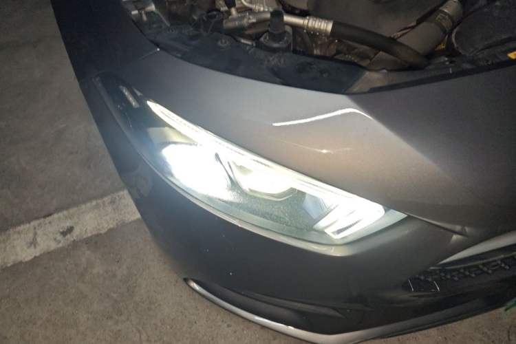 Used Mercedes-Benz A-Class 2020 Restyled A 200 L Sport Sedan Fashion Version Right Front Headlight