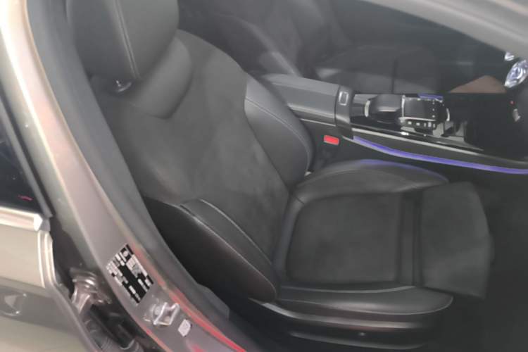 Used Mercedes-Benz A-Class 2020 Restyled A 200 L Sport Sedan Fashion Version Right Front Seat