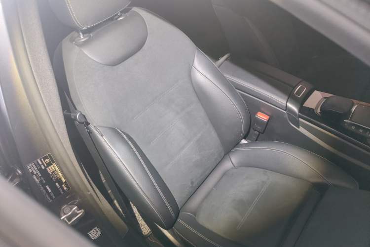 Used Mercedes-Benz A-Class 2020 Restyled A 200 L Sport Sedan Fashion Version Right Front Seat