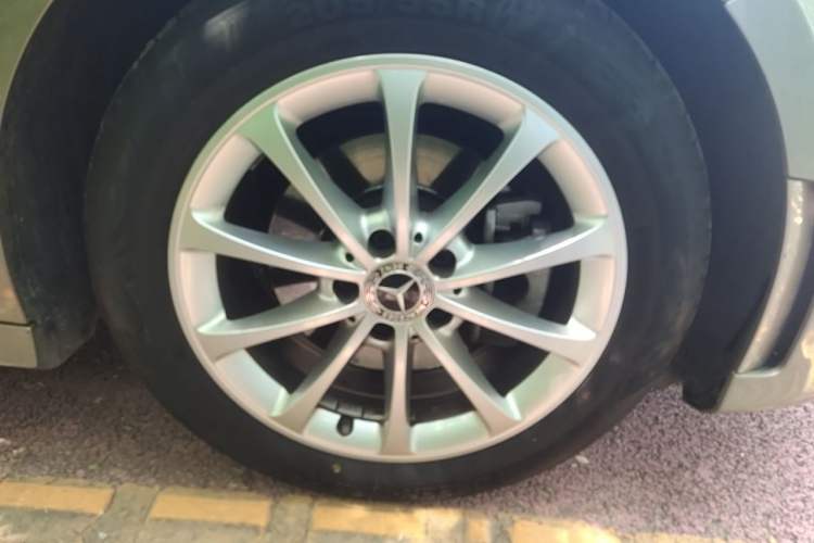 Used Mercedes-Benz A-Class 2020 Restyled A 200 L Sport Sedan Dynamic Version Right Front Wheel Hub