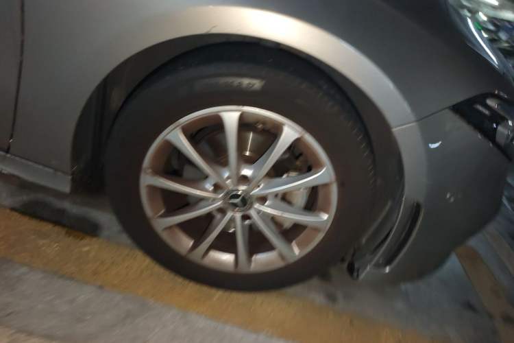 Used Mercedes-Benz A-Class 2020 Restyled A 200 L Sport Sedan Fashion Version Right Front Wheel Hub