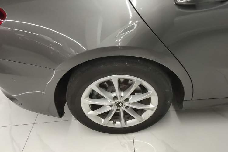 Used Mercedes-Benz A-Class 2020 Restyled A 200 L Sport Sedan Dynamic Version Right Rear Wheel Hub