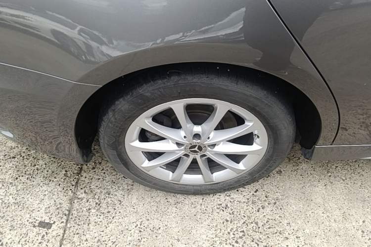 Used Mercedes-Benz A-Class 2020 Restyled A 200 L Sport Sedan Fashion Version Right Rear Wheel Hub