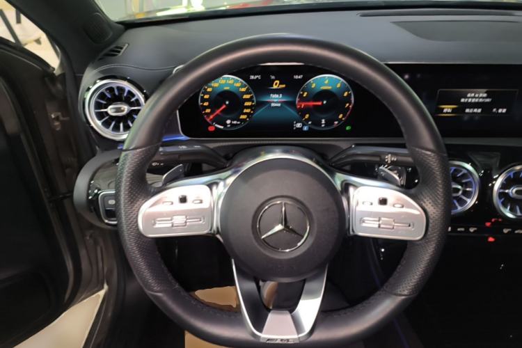 Used Mercedes-Benz A-Class 2020 Restyled A 200 L Sport Sedan Fashion Version Steering Wheel