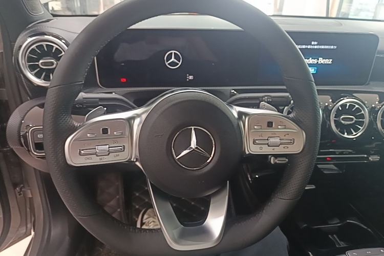 Used Mercedes-Benz A-Class 2020 Restyled A 200 L Sport Sedan Fashion Version Steering Wheel