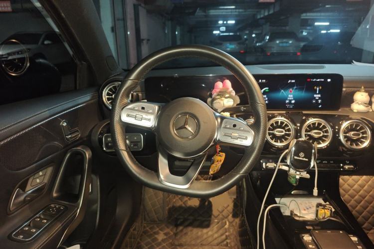 Used Mercedes-Benz A-Class 2020 Restyled A 200 L Sport Sedan Fashion Version Steering Wheel