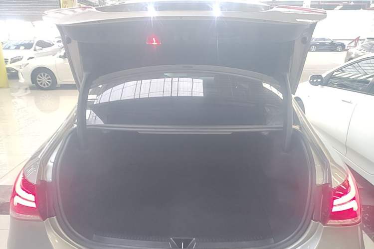 Used Mercedes-Benz A-Class 2020 Restyled A 200 L Sport Sedan Fashion Version Trunk