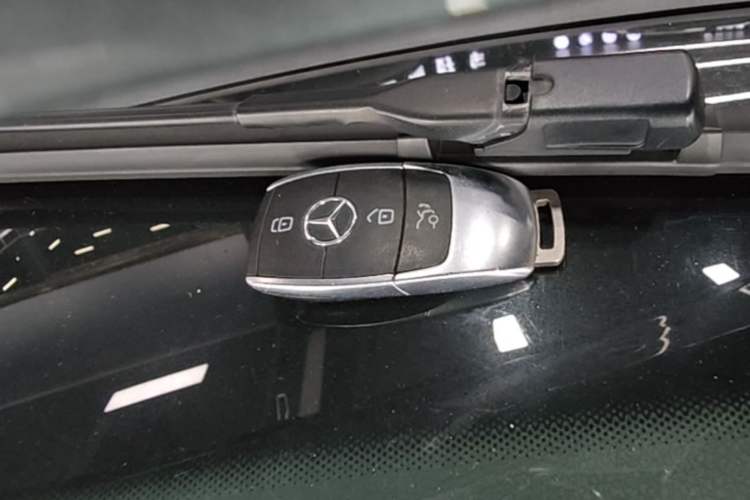 Used Mercedes-Benz A-Class 2020 Facelift A 180 L Sport Sedan Special Configuration Vehicle Key